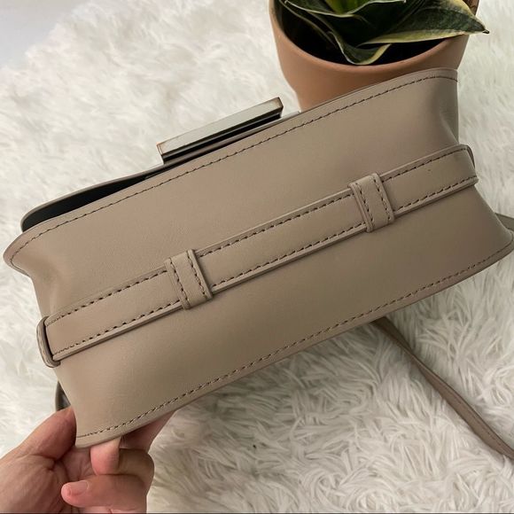Zac Posen Eartha Iconic Saddle Shoulder/ Crossbody Bag - Beige sz small - Picture 4 of 16